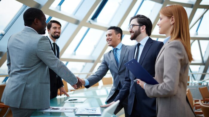 Comment les élus peuvent-ils préparer efficacement ces négociations ? - © D.R.