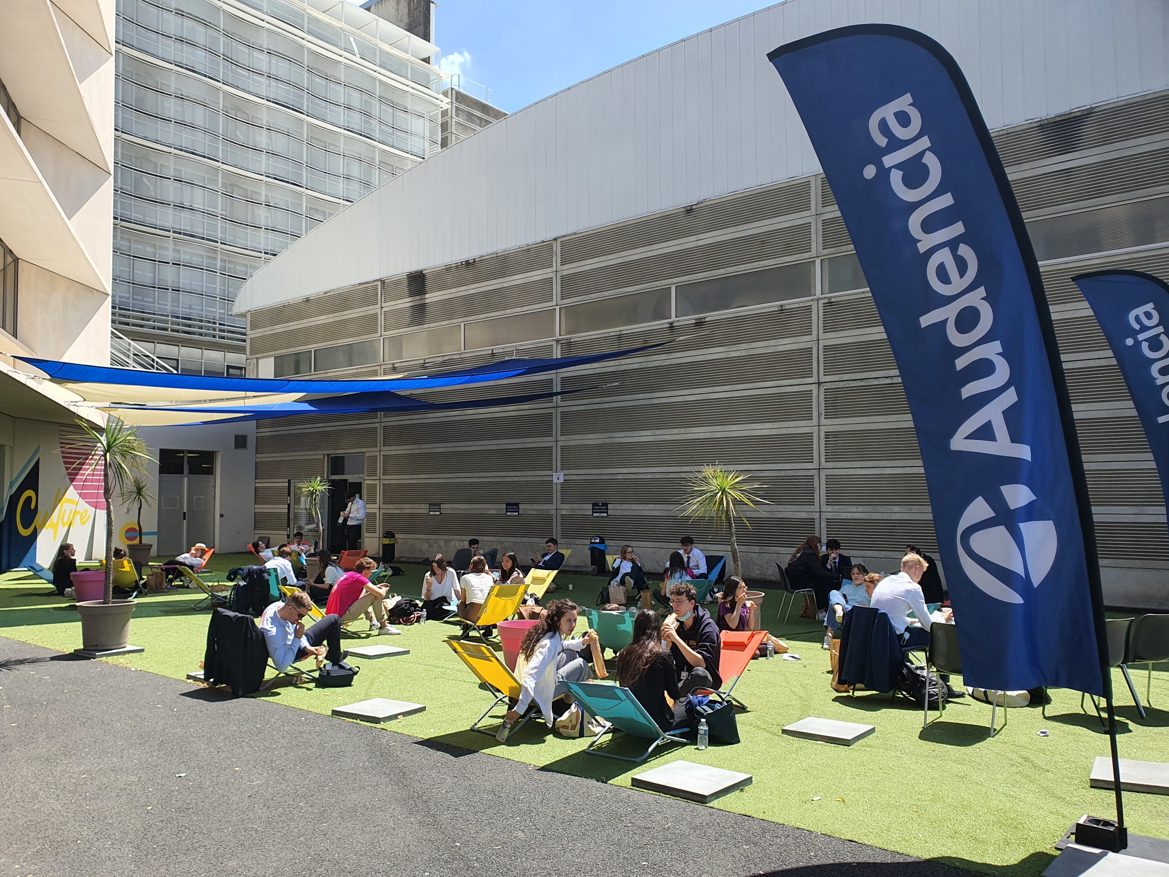 Moment de détente pour les candidats à Audencia - © Marine Dessaux
