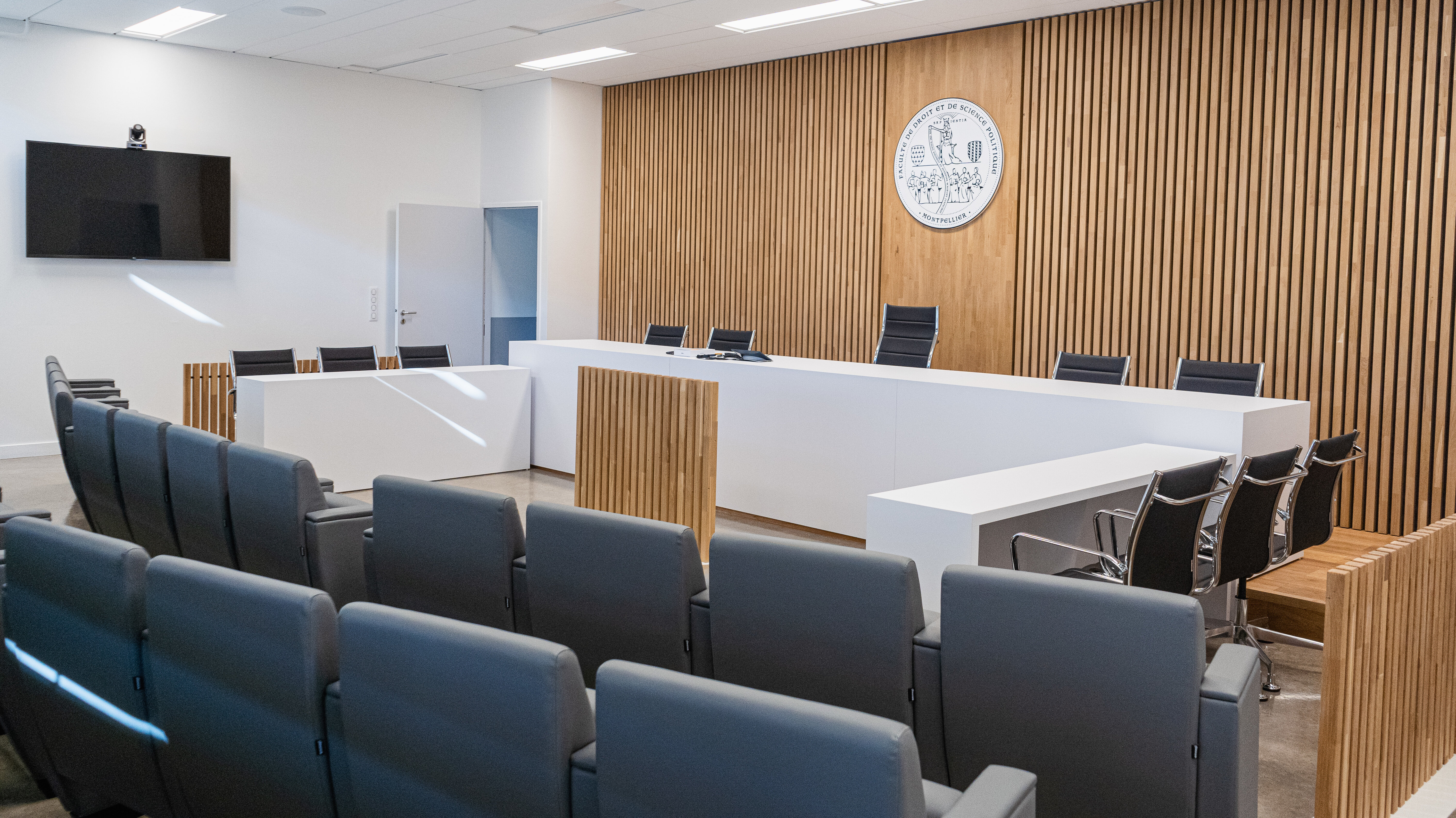 La salle Justitia permet de se connecter avec d’autres universités, pour que les étudiants collaborent entre eux. - © Université de Montpellier, Guylain Clamour