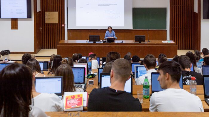300 postes en « tenure track » sont ouverts dans les universités françaises chaque année. - © CPU