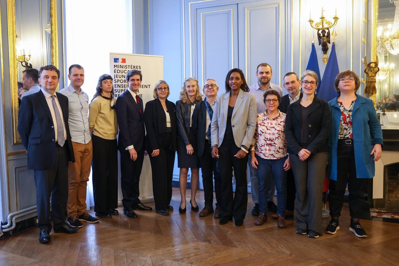 Les trois ministères ont signé un accord avec les organisations syndicales le 8 avril 2024. - © D.R.