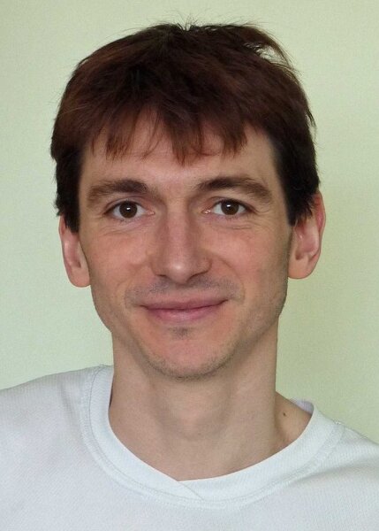 Boris Gralak est diplômé de l’École polytechnique (1997) et titulaire d’un DEA (1998) et d’un doctorat (2001) obtenus à Aix-Marseille Université. - © SNCS-FSU
