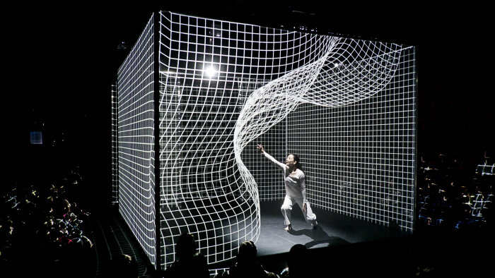 « Hakanaï » de la compagnie AMCB, avec la danseuse Akiko Kajiharato. - © ROMAIN ETIENNE/ ITEM