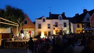 La tournée des villages de passage à La Roche-Bernard. - © TRPL