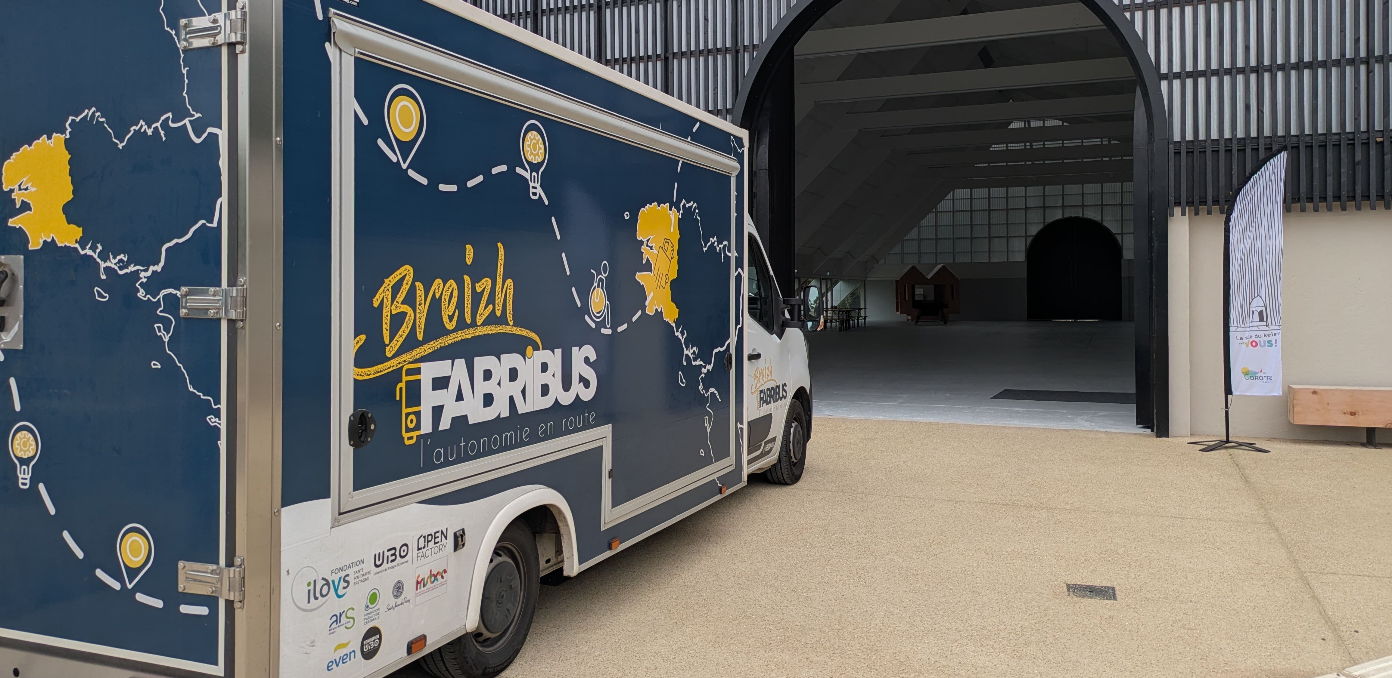 Le bus fait aussi de la sensibilisation sur le campus. - © UBO Open Factory