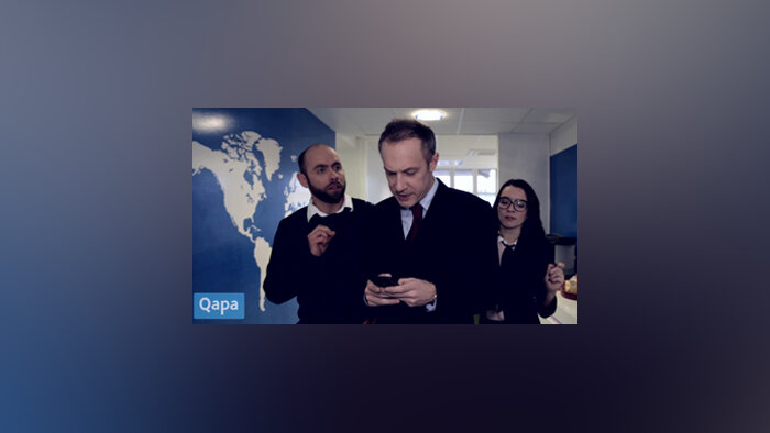 Dans sa web série, Qapa se moque des DRH !