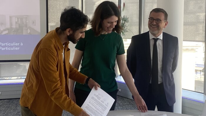 A. Hatchuel (DossierFacile), C. Jolly (PAP) et O. Klein (ministre délégué au Logement), chez PAP. - © C. Capitaine