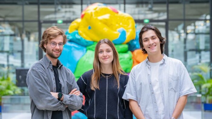 Equipe fondatrice de m-work : Barthélémy de Mazenod, Joséphine de Leusse, et Edouard Bouyala - © D.R.