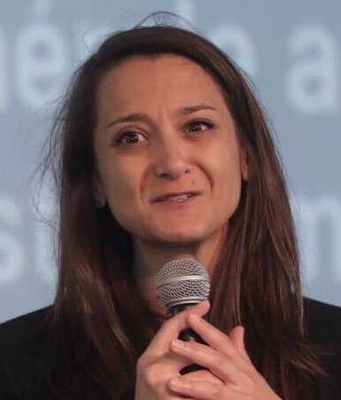 Naomi Peres complète le trio en temps que directrice adjointe du cabinet. - © D.R.