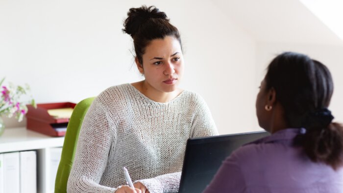 Les assistants des services sociaux des personnels ont créé leur association en juillet 2024. - © Canva