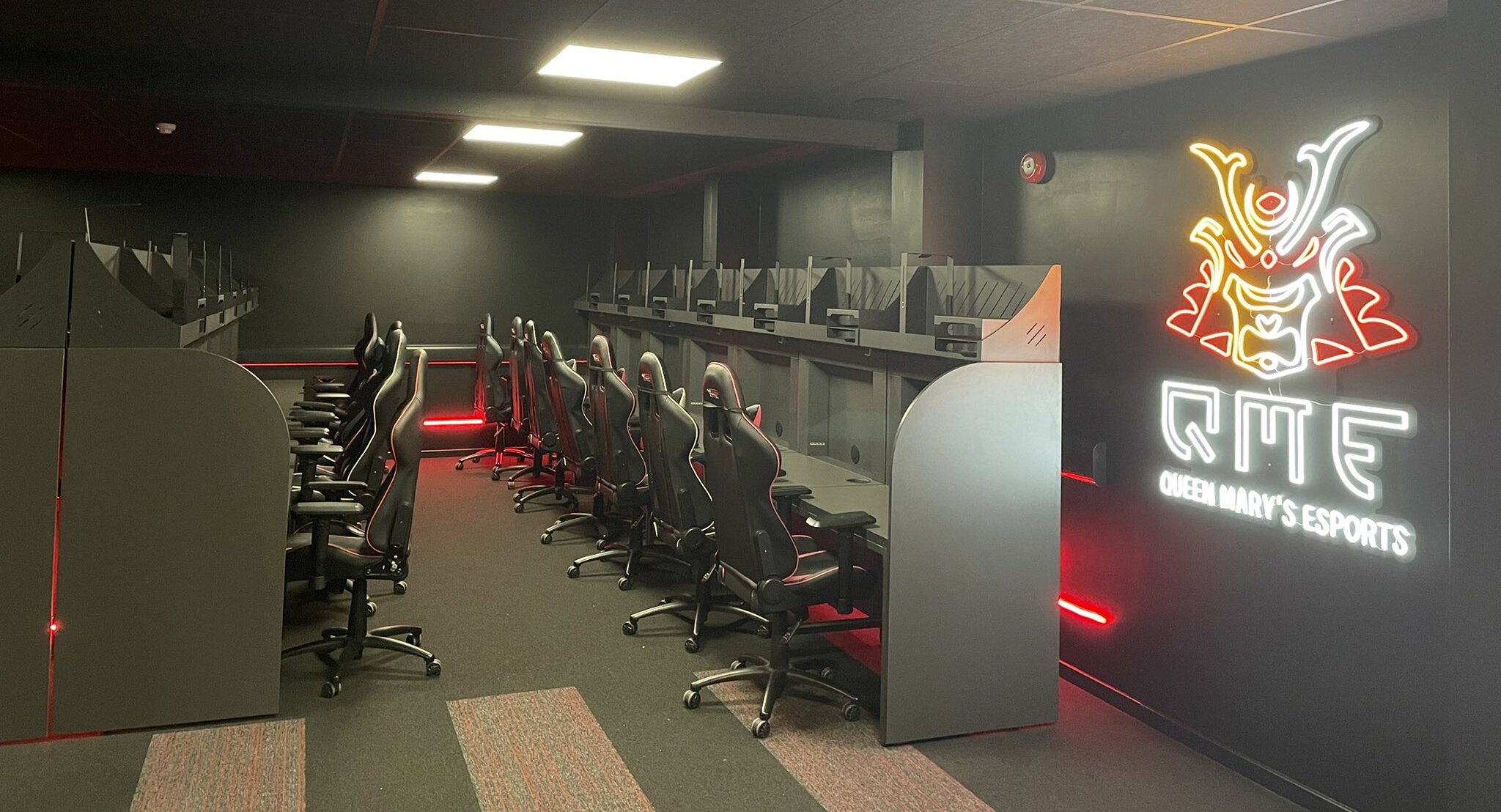 Au sein de l’Arena e-sport du Queen Mary’s College, du matériel professionnel - © Queen Mary’s College