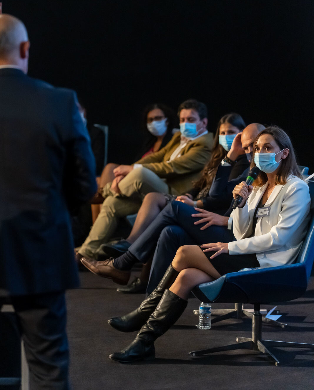 Une dizaine de représentants des sociétés partenaires de l’événement ont pris la parole - © Cédric Helsly