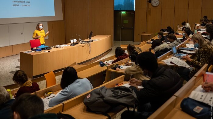 Les conseils d’un comédien pour être plus à l’aise devant des étudiants
