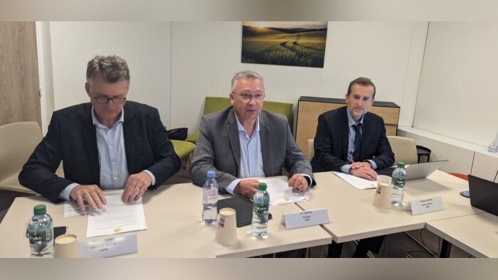 Philippe Heusèle, secrétaire général, Eric Thirouin, président, et Philippe Helleisen, directeur de - © D.R.