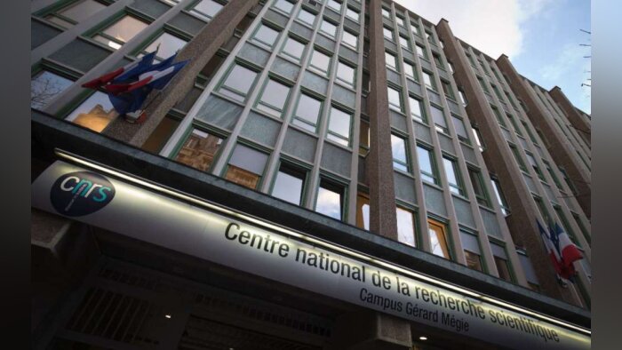 Covid-19 : comment s’organise le CNRS ?
