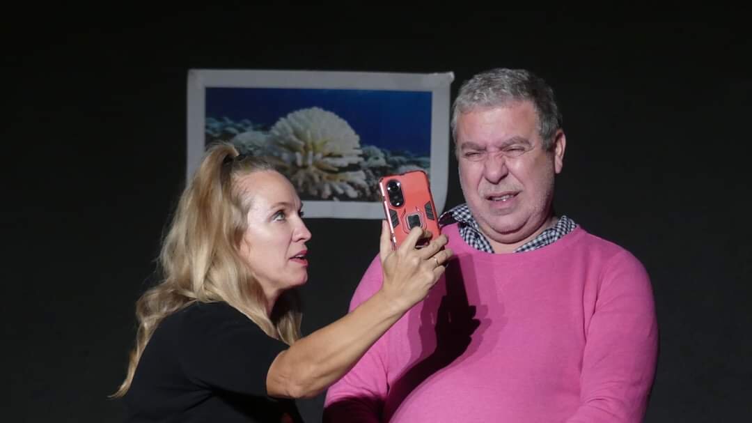 Christelle Rizzuto et Fabrice Blind dans « Mon père cet escroc ». - © Théâtre en bord’ô