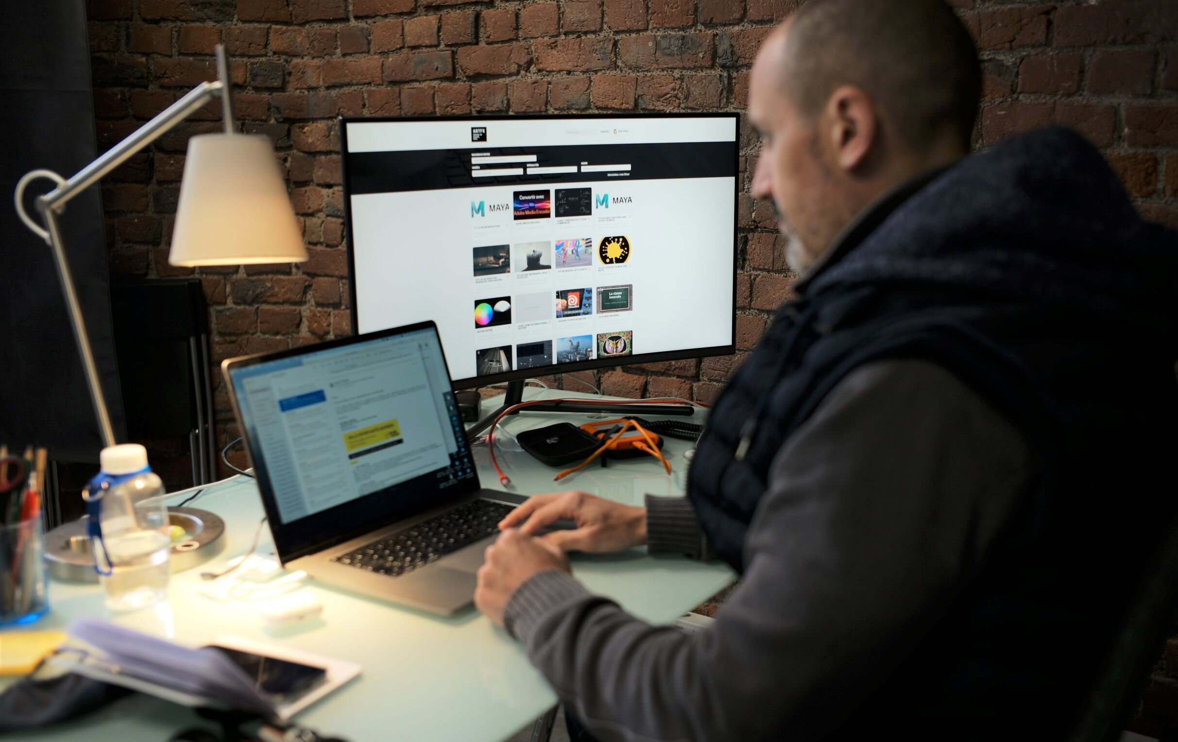 Tom Weil est responsable de la plateforme numérique d’ArtFX - © Marine Dessaux