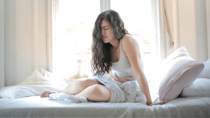 Une étude de l’Ifop de 2021 rapporte que près d’une femme sur deux souffre de règles douloureuses. - © Pexels/Andrea Piacquadio
