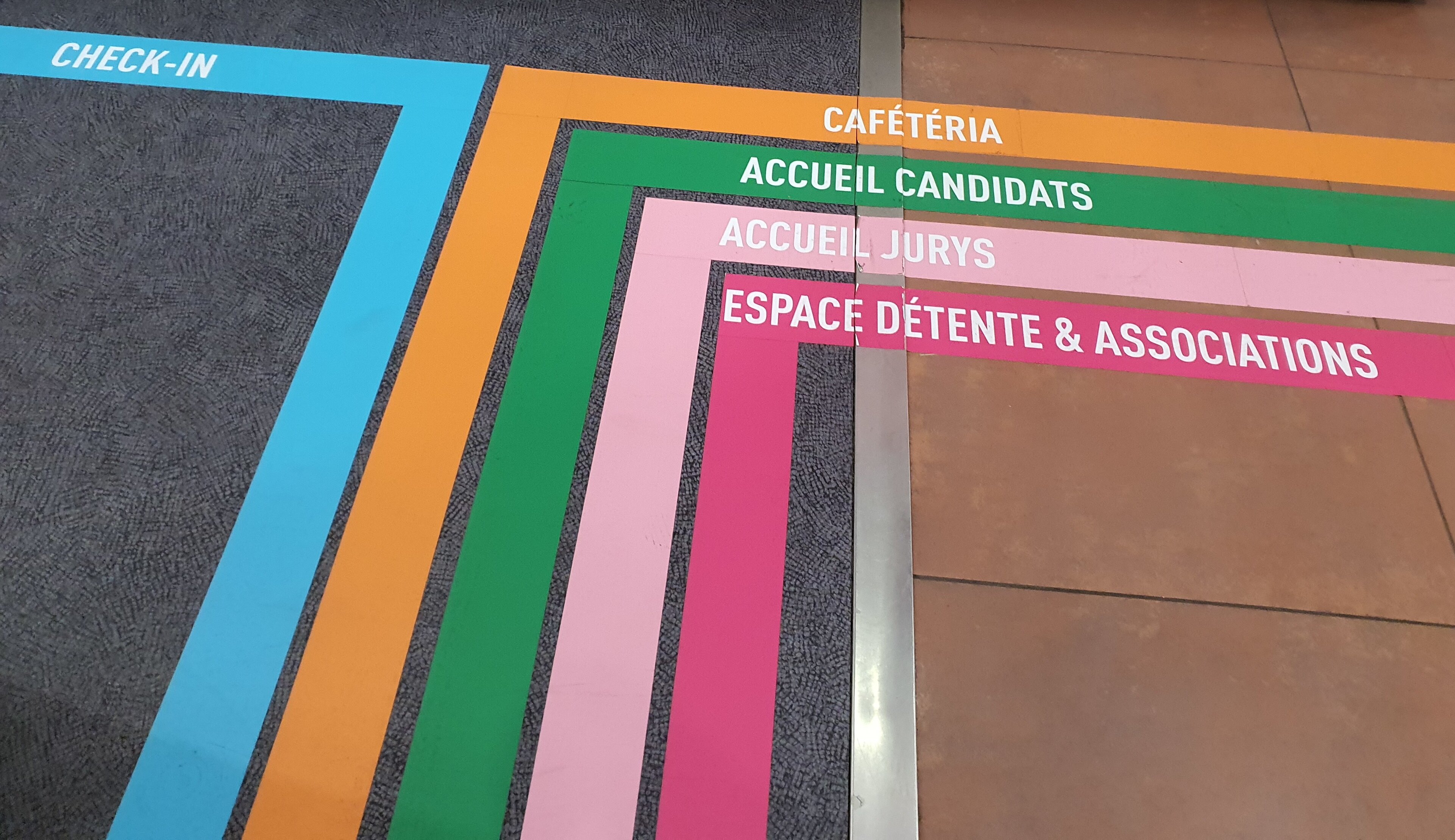 Sticker d’orientation à destination des admissibles - © Marine Dessaux