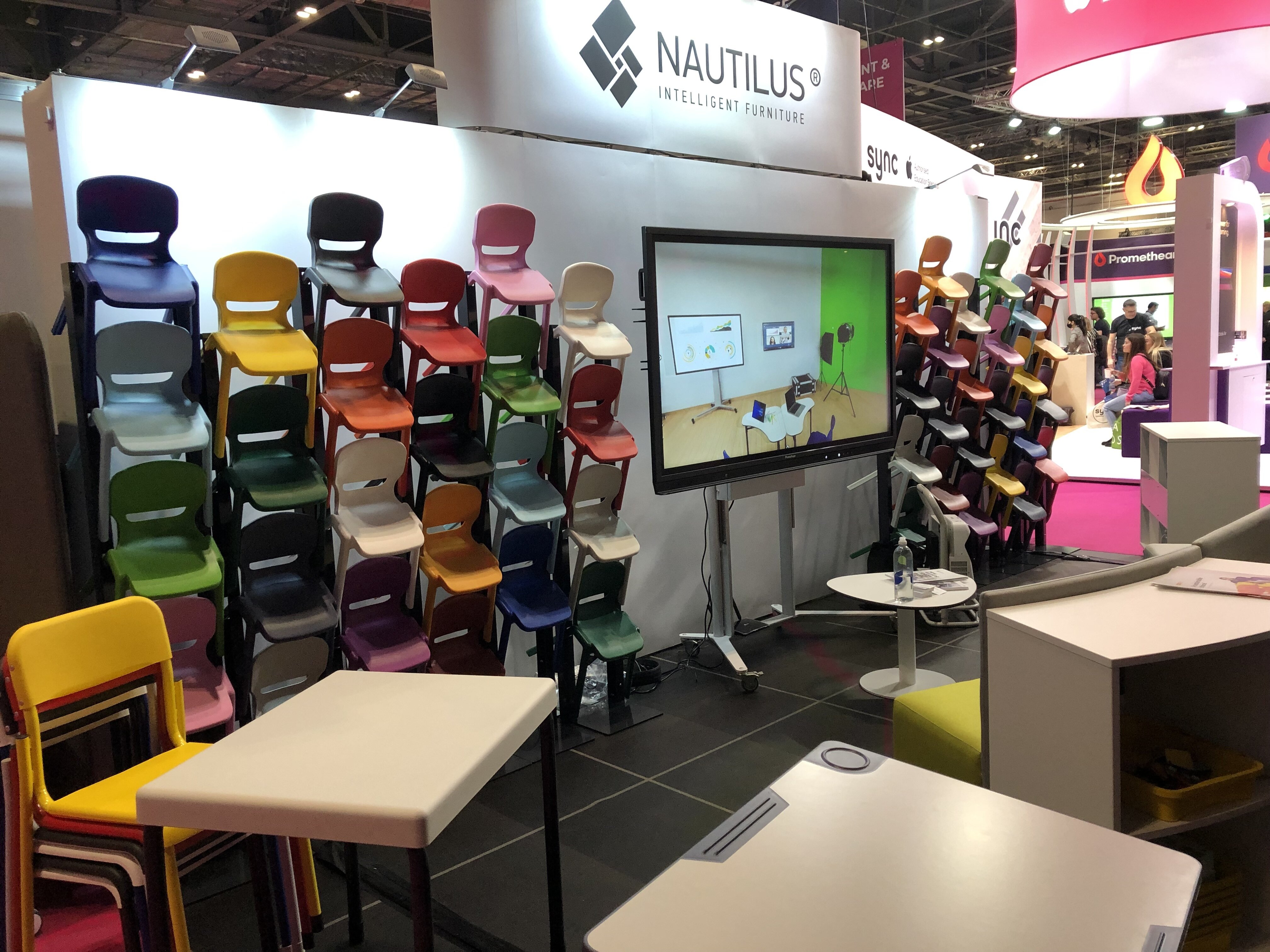Tout n’est pas virtuel ! Il y a aussi du mobilier intelligent - © D.R.