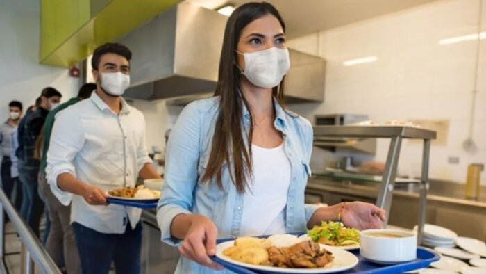Restauration collective : de nouvelles consignes à respecter pour lutter contre la Covid-19. - © D.R.