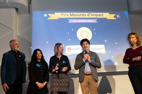 Chris Delepierre (Trézorium) et Nelly Durieux (Groupe Vitamine T) au centre - © igor Lubinetsky