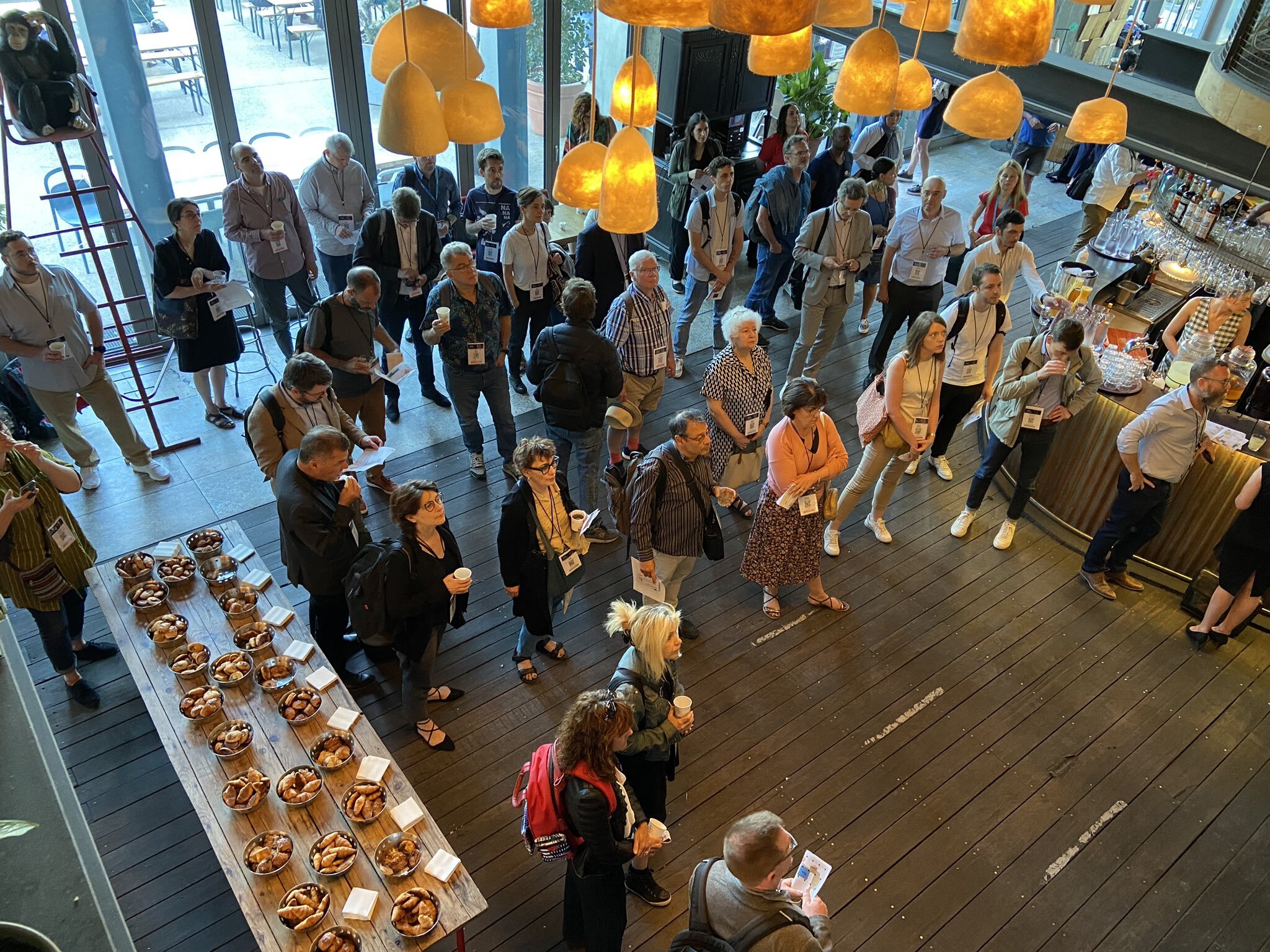 Quatre étudiants de CentraleSupélec ont présenté Aristote lors de la conférence « IA et éducation » organisée par France Université Numérique le 9 juin 2023. - © France Université Numérique