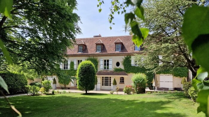 Barnes commercialise cette demeure dans les Yvelines (78) - © Barnes