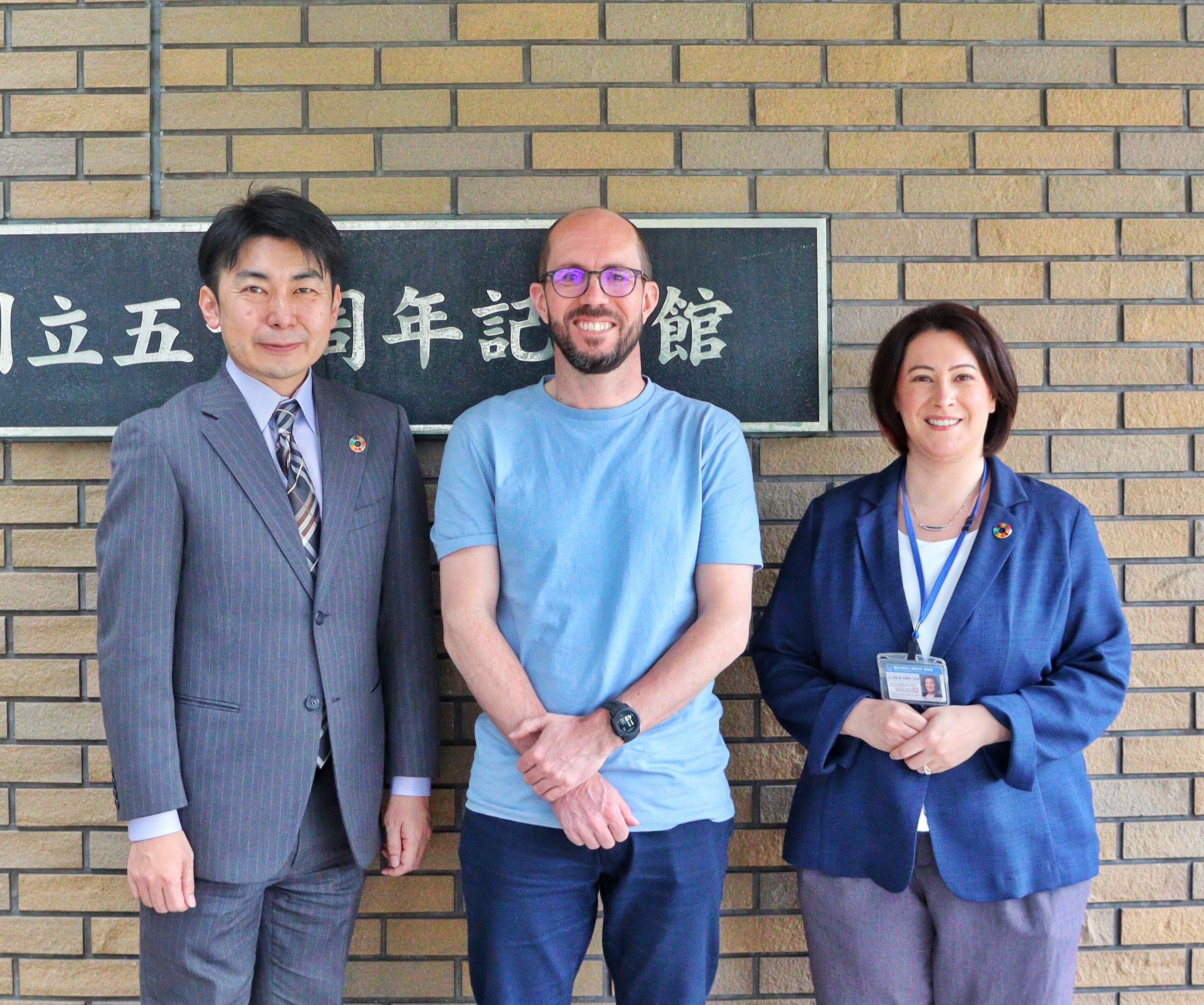 Yannick Vidal (au centre) a pu échanger avec deux homologues ingénieurs pédagogiques : un Japonais et une Américaine. - © Yannick Vidal