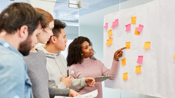 Campus Matin consacre un dossier aux CRM de l’enseignement supérieur et à sa mise en place. - © Canva