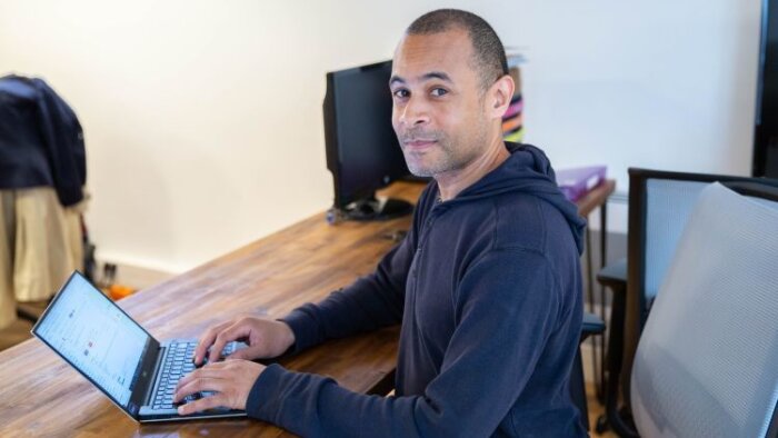 Djamil Kemal, CEO et cofondateur de Goshaba qui vient de lever 3,5 millions d’euros - © Margaux Demaria
