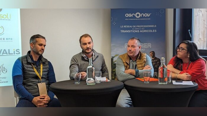 De gauche à droite : Sylvain Pabion, responsable d’exploitation au château Marsannay, Romain Tscheil - © D.R.