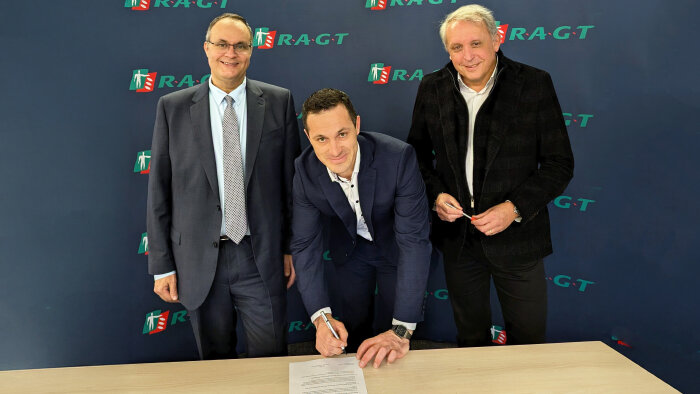 Laurent Guerreiro, RAGT, Damien Robert, DG de RAGT Semences, Eric Verjux, président de Deleplanque - © RAGT