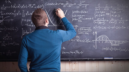 La rémunération mensuelle minimale brute des MCF s’élève à 3 206,34€ pour 2022.  - © Fotolia