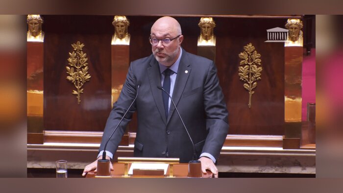 Ancien ministre de l’Agriculture, le député Stéphane Travert présente la résolution visant à lutter  - © D.R.