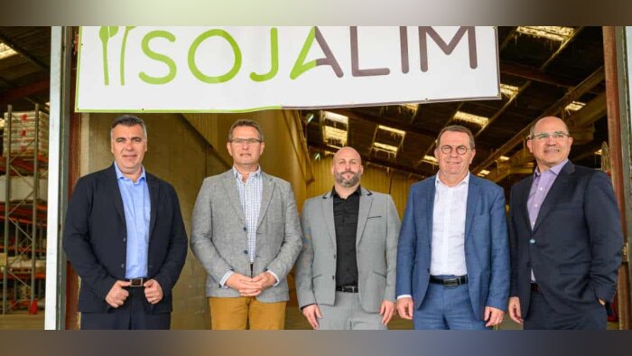 Sanders et Euralis inaugurent une ligne de trituration de graines de soja de Sojalim