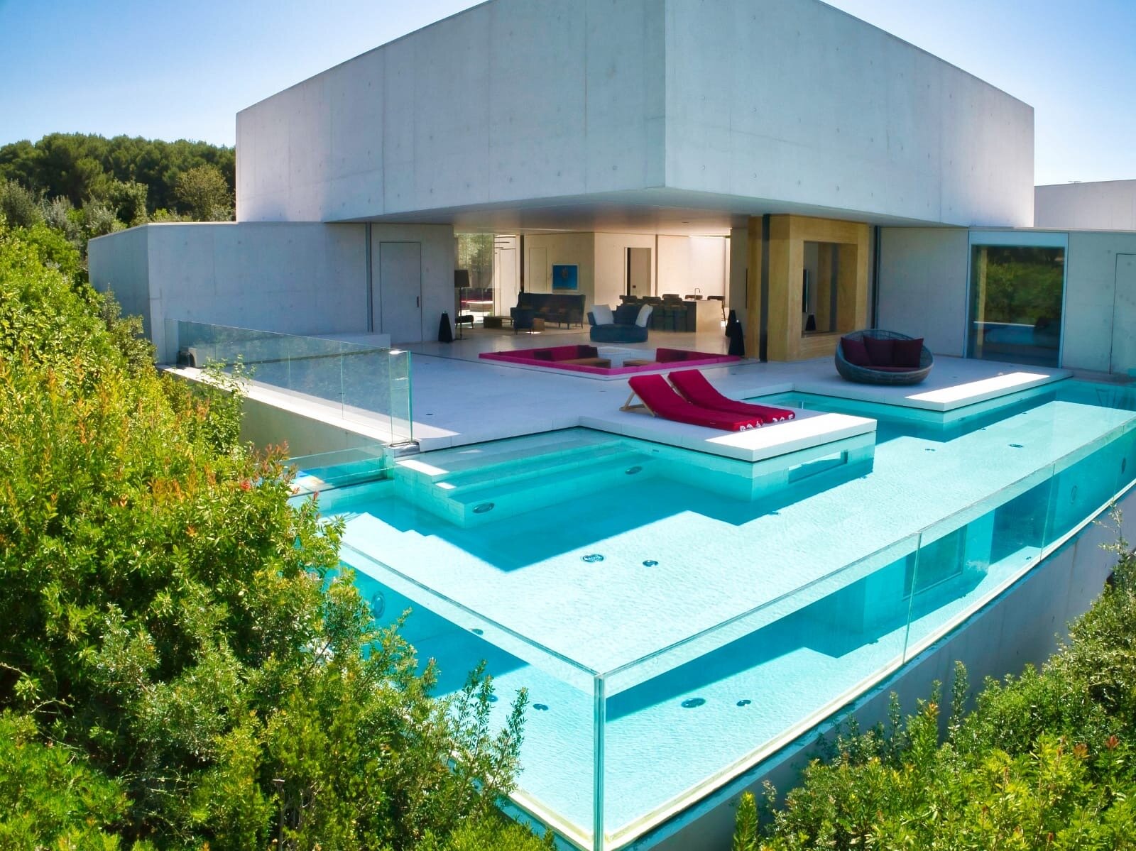 Villa à la vente, située à Aix-en-Provence (13) - © Michaël Zingraf Real Estate