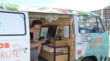 Kiabi recrute à la plage, les pieds dans l’eau ! - © D.R.