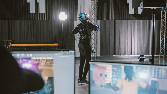 L’artiste Salif Gueye en pleine production de son projet pour Stage11. - © Stage11