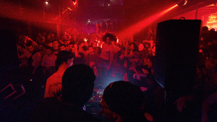 Le clubbing remplit sans peine, mais les concerts sont à la baisse à la Machine. - © Tristan Conchon