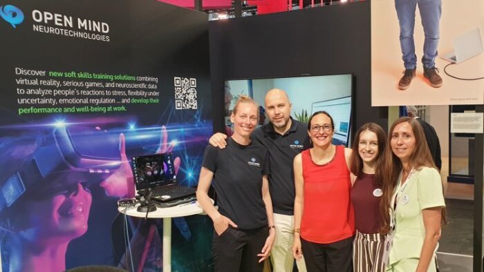 VivaTech 2022 : Clarisse Pamiès, CEO Open Mind Innovation (au centre), avec son équipe - © D.R.