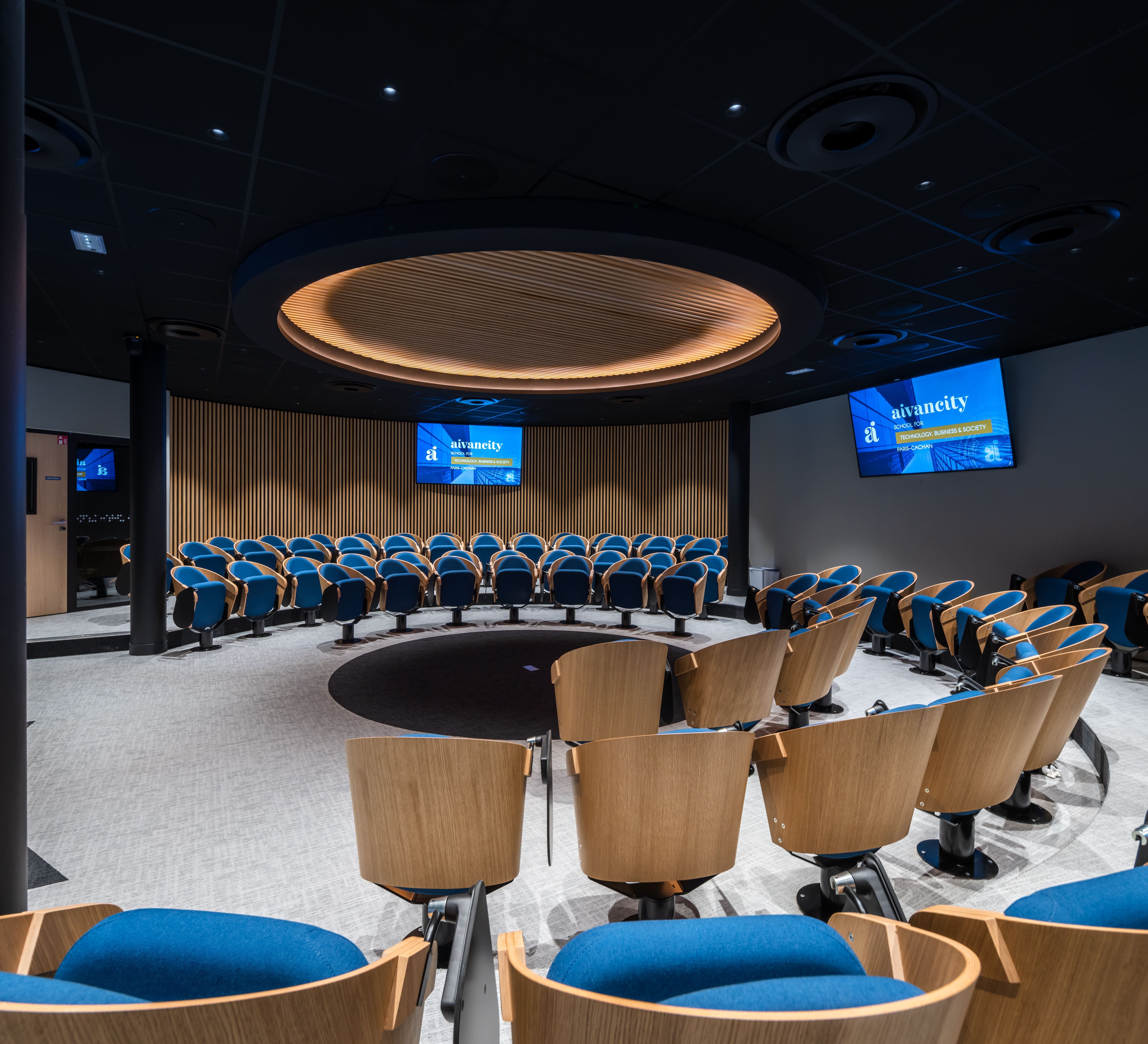 L’arena est une salle de conférences ronde - © Nicolas Grosmond