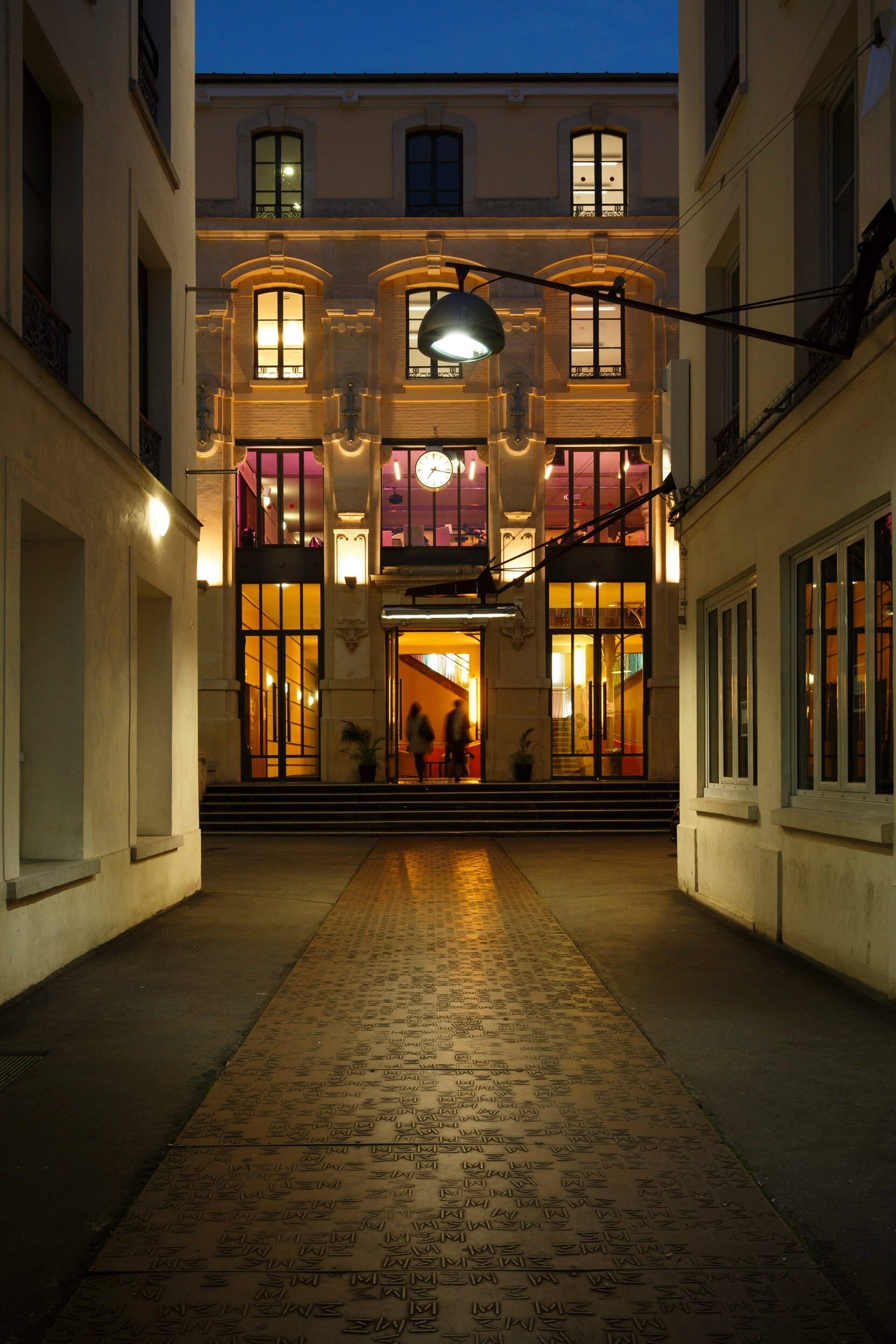 La façade de la Maison des Metallos - © Christophe Raynaud de Lage