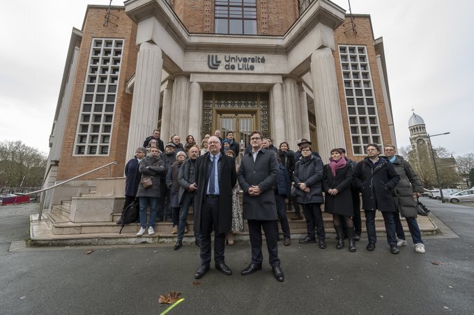 La mobilisation pour la journée Universités en danger a eu lieu devant le siège de l’Université de Lille. - © D.R.