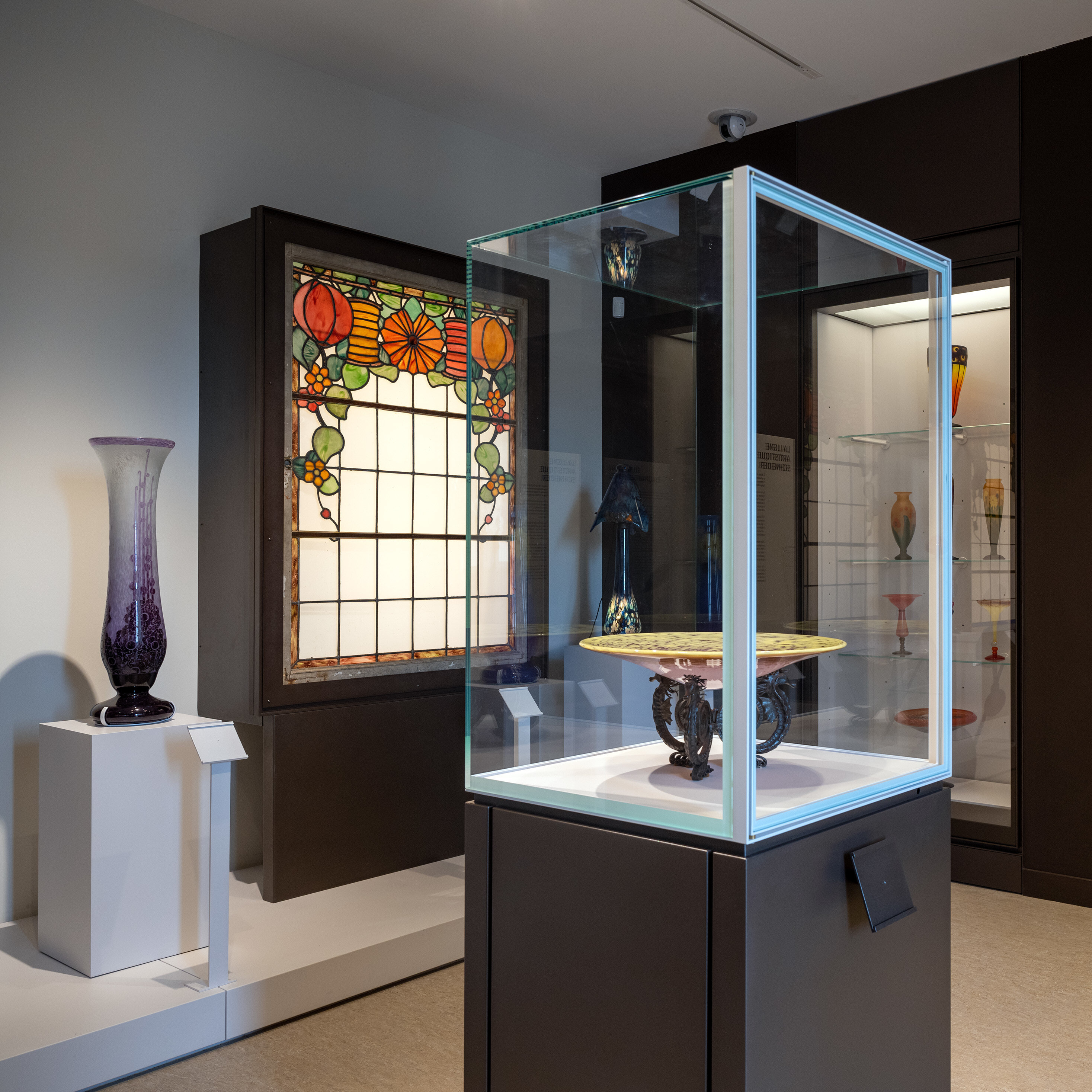 La salle de la verrerie Schneider au Musée du verre.  - © Christian Gobert