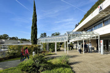 L’EMLyon propose un cours obligatoire d’introduction aux enjeux climatiques pour les étudiants du PGE depuis la rentrée 2021. - © EMLyon