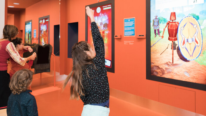 Des approches plurielles pour chacun des handicaps au MuséoParc Alésia. - © Sonia Blanc