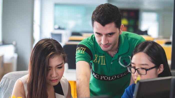 323 300 étudiants étaient inscrits en apprentissage à la rentrée 2020. - © Mimi Thian (Unsplash)